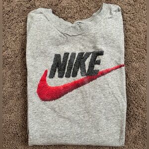 Nike men’s grey t shirt